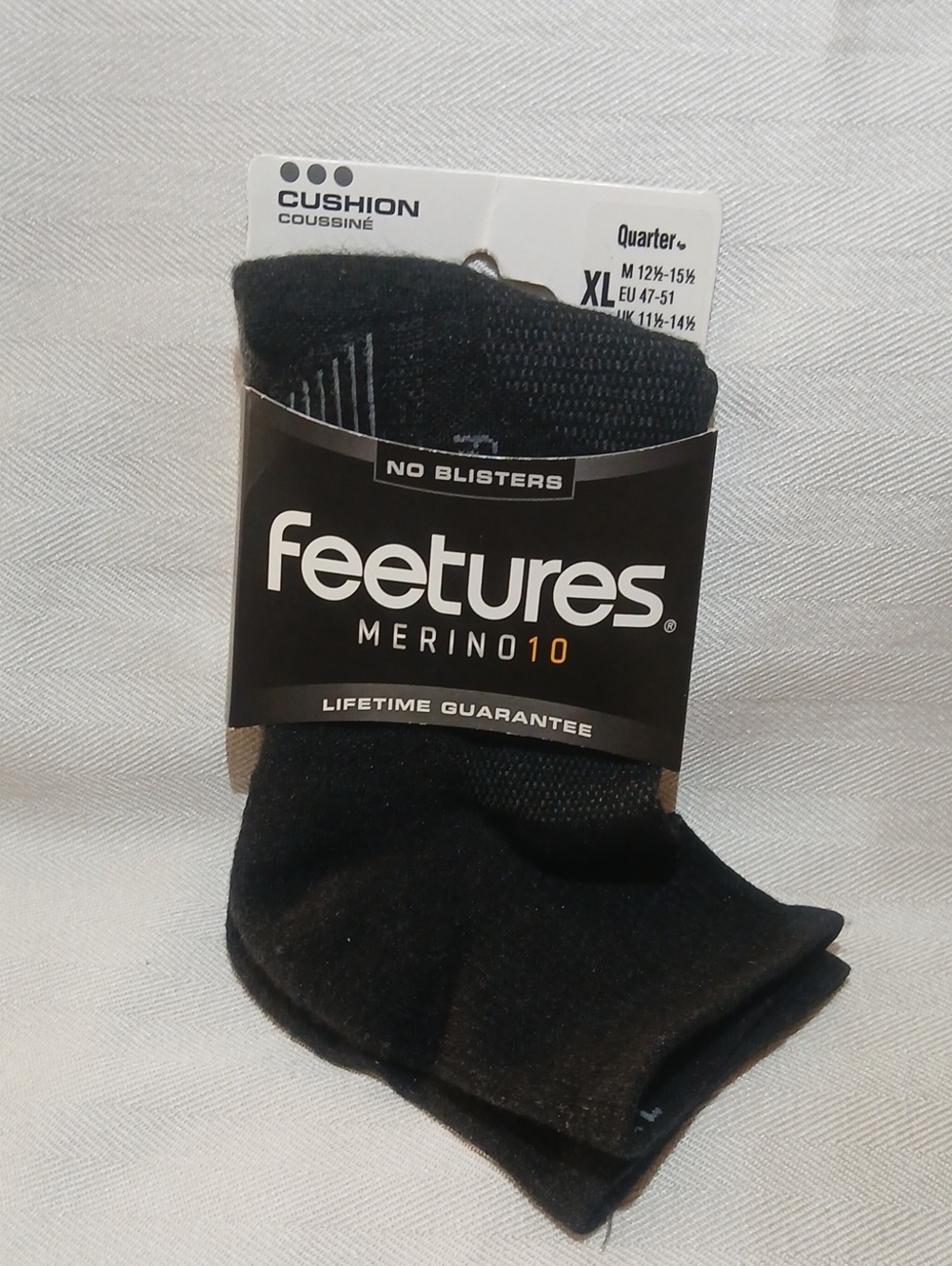 Feetures Charcoal/Black Men’s XL Merino 10 Cushion Quarter No Blisters Socks